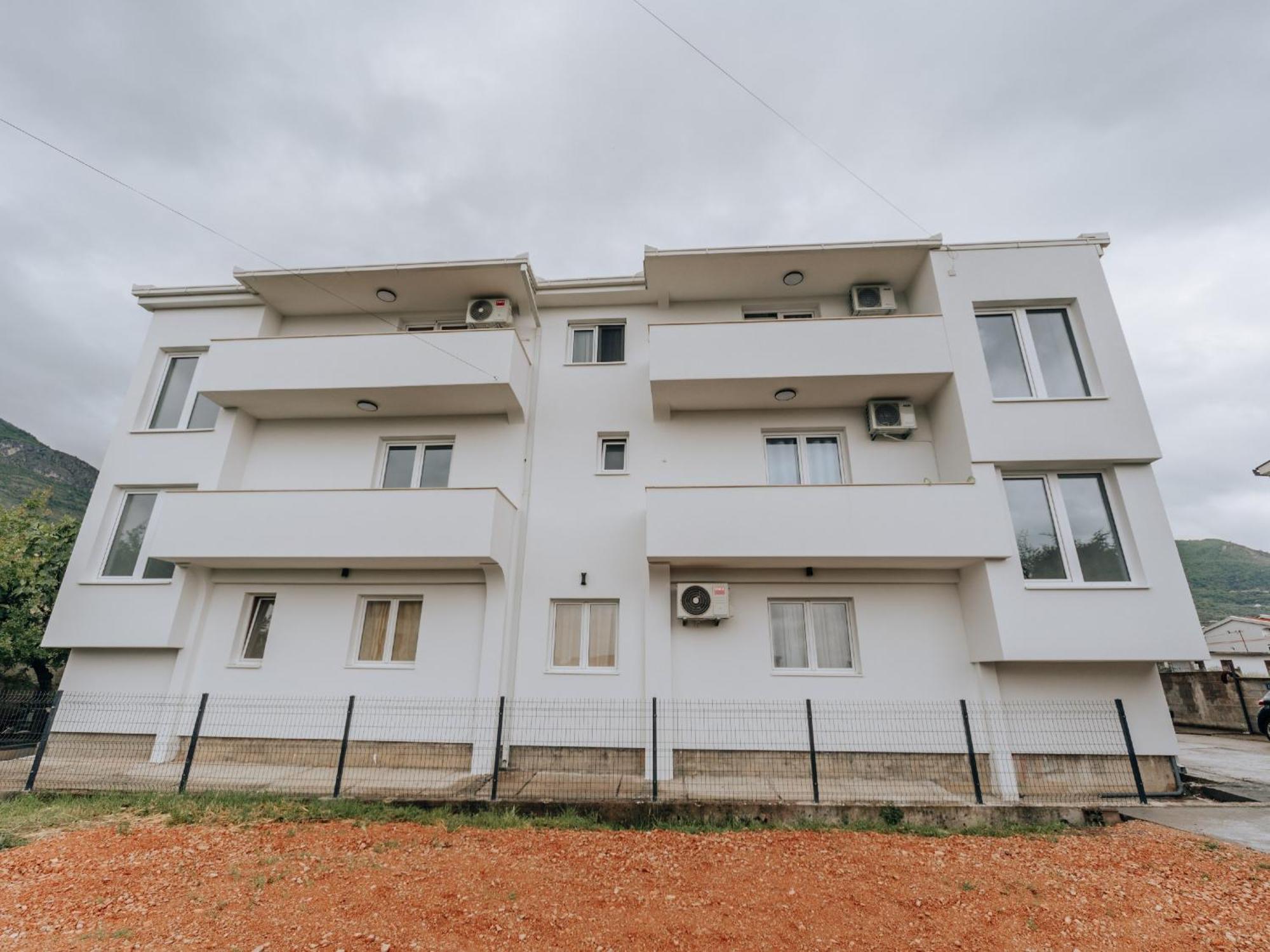 Apartments Milivojevic Бар Екстер'єр фото